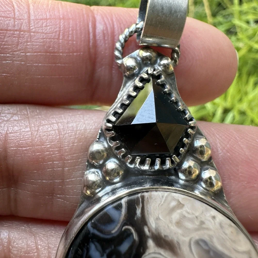 Cheri Rossman Pendant 1.75 Inch Petrified Palm Root Onyx 925 Sterling 11.2g‎ USA